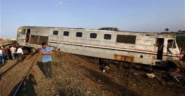 Egypt train crash toll hits 41 as cranes clear busy link