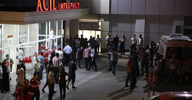 ISIL suspect in custody stabs police officer to death in Istanbul