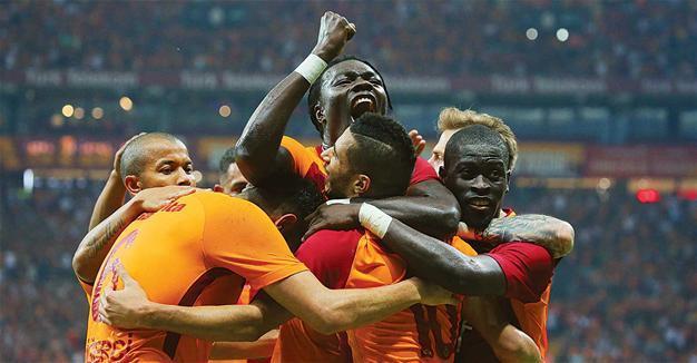 Galatasaray swoops for West Ham winger Sofiane Feghouli