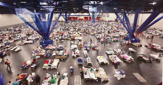 Trump surveys Texas as Harvey rages on