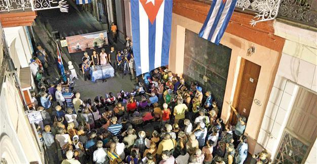 Cubans open transition likely to end Castro reign