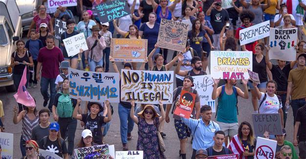 Democrats say they have deal with Trump on young immigrants