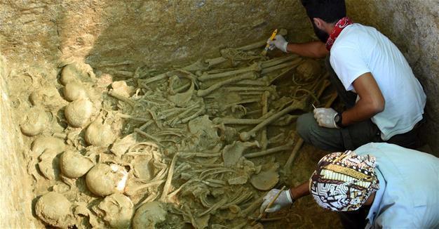 Skeletons found in ancient tomb in Turkeys Çanakkale