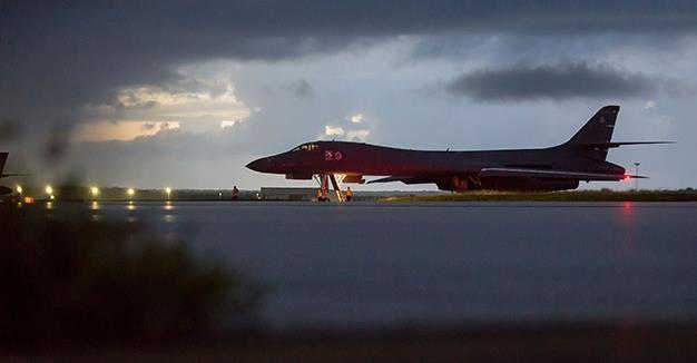 US warplanes fly off N. Korea coast in new show of force