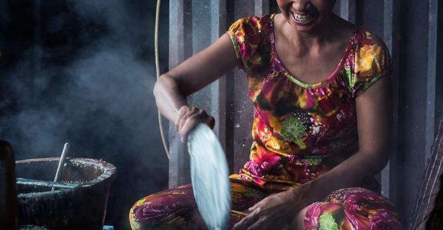 Vietnam rice paper artisans roll with tradition