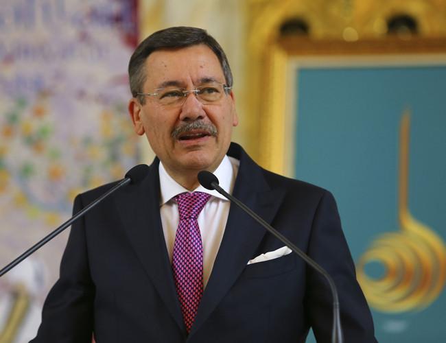 Party’s honor is more important than yours, Erdoğan tells mayors
