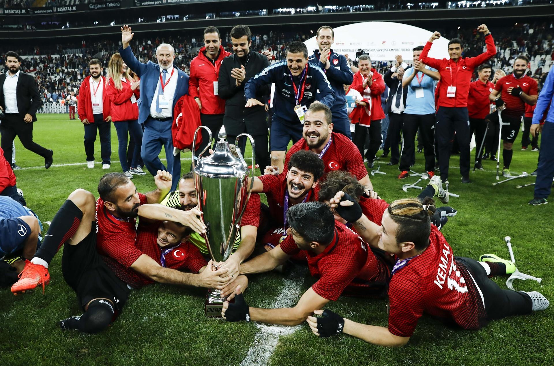 Turkey celebrates amputee football team after European title victory