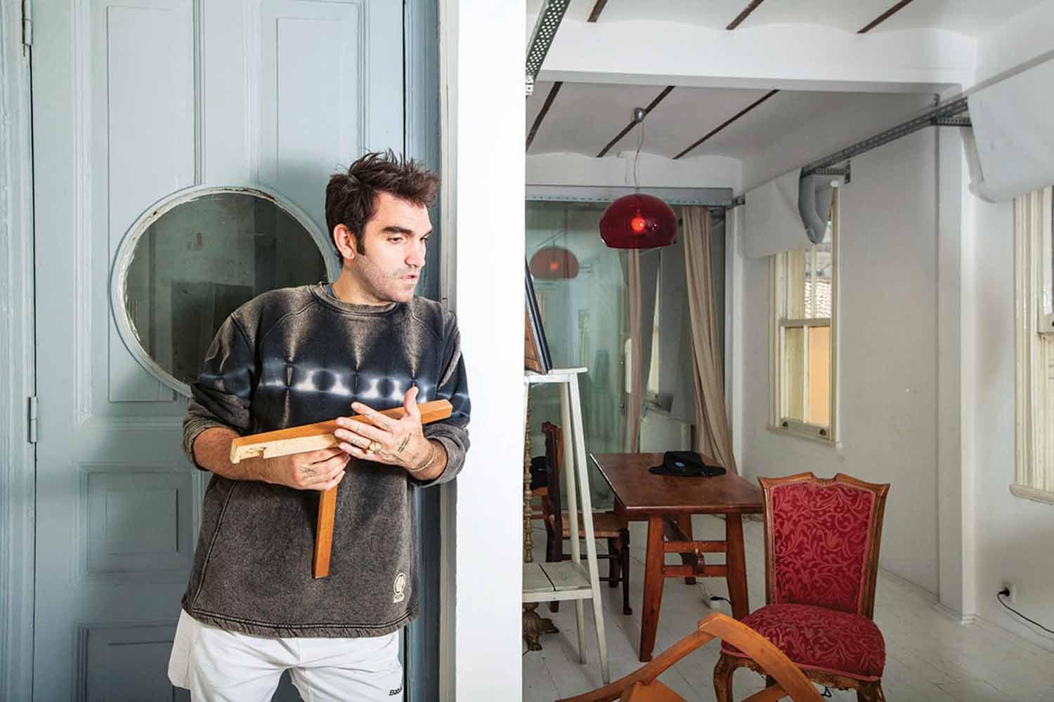 ‘Conform Zone’ exhibition criticizes routine of daily life