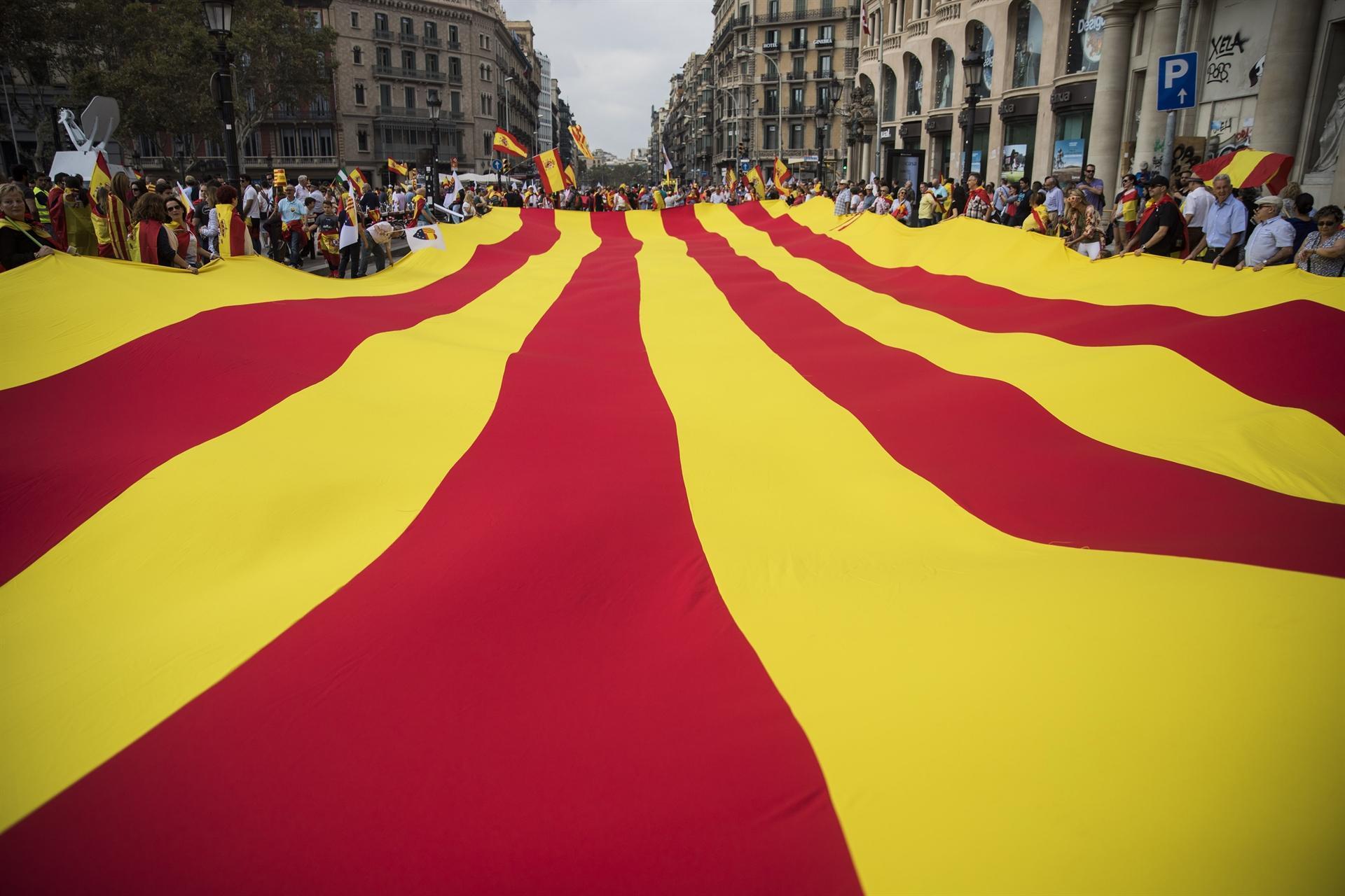 Spain marks national day with show of unity amid Catalan crisis