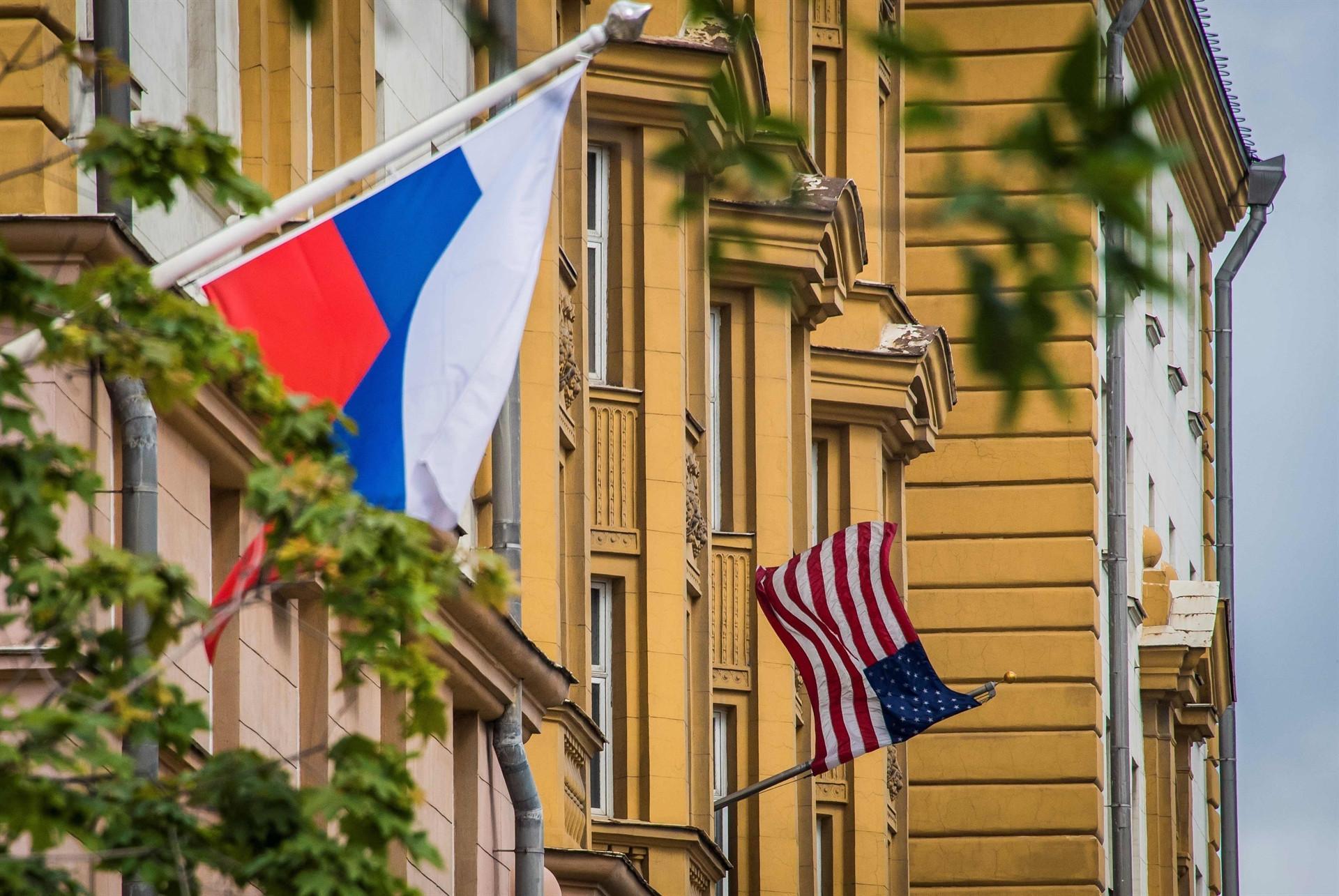 Russia protests to US shameful theft of consulate flags