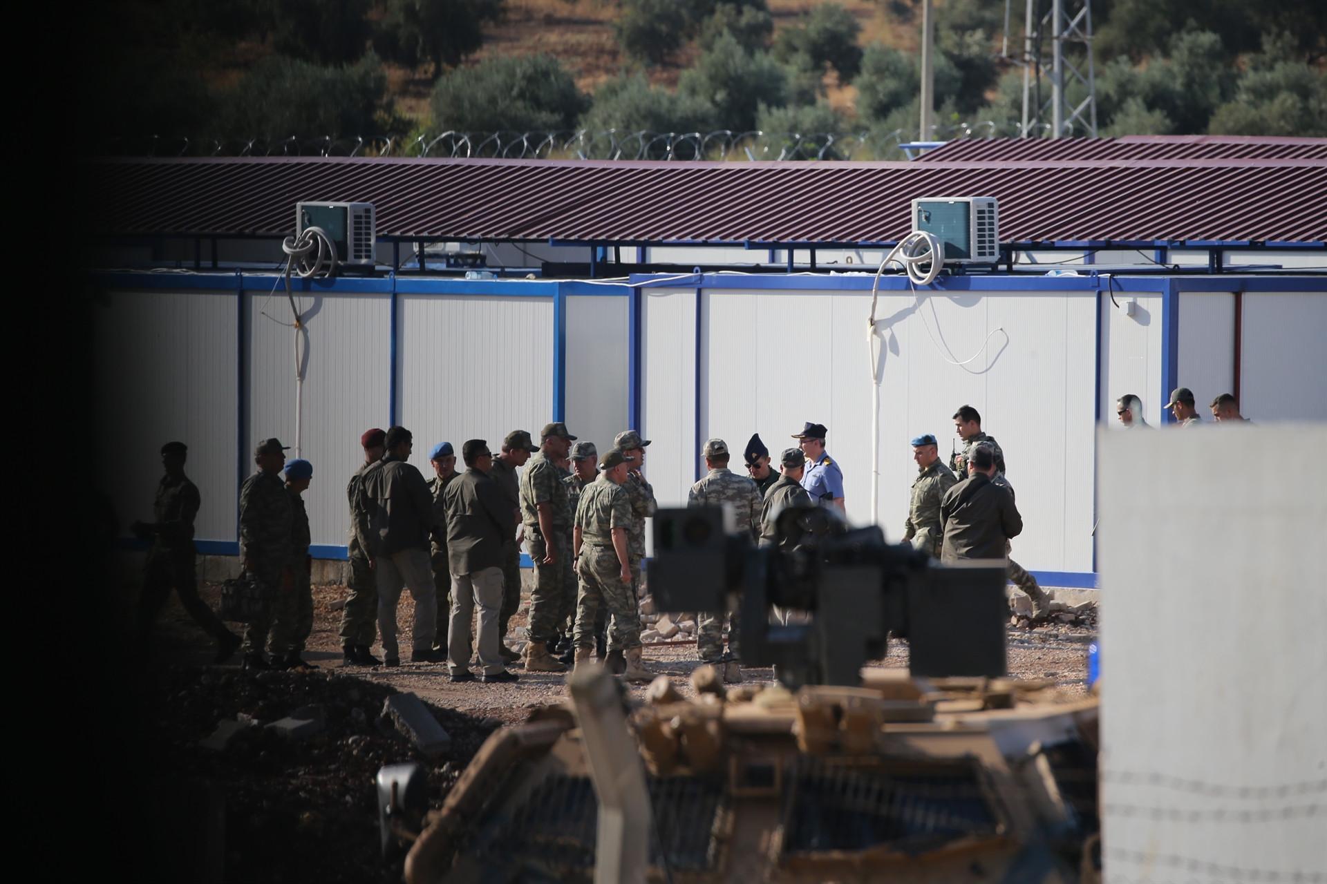 Turkey’s top soldier inspects troops in Syrian border amid deployment to Idlib