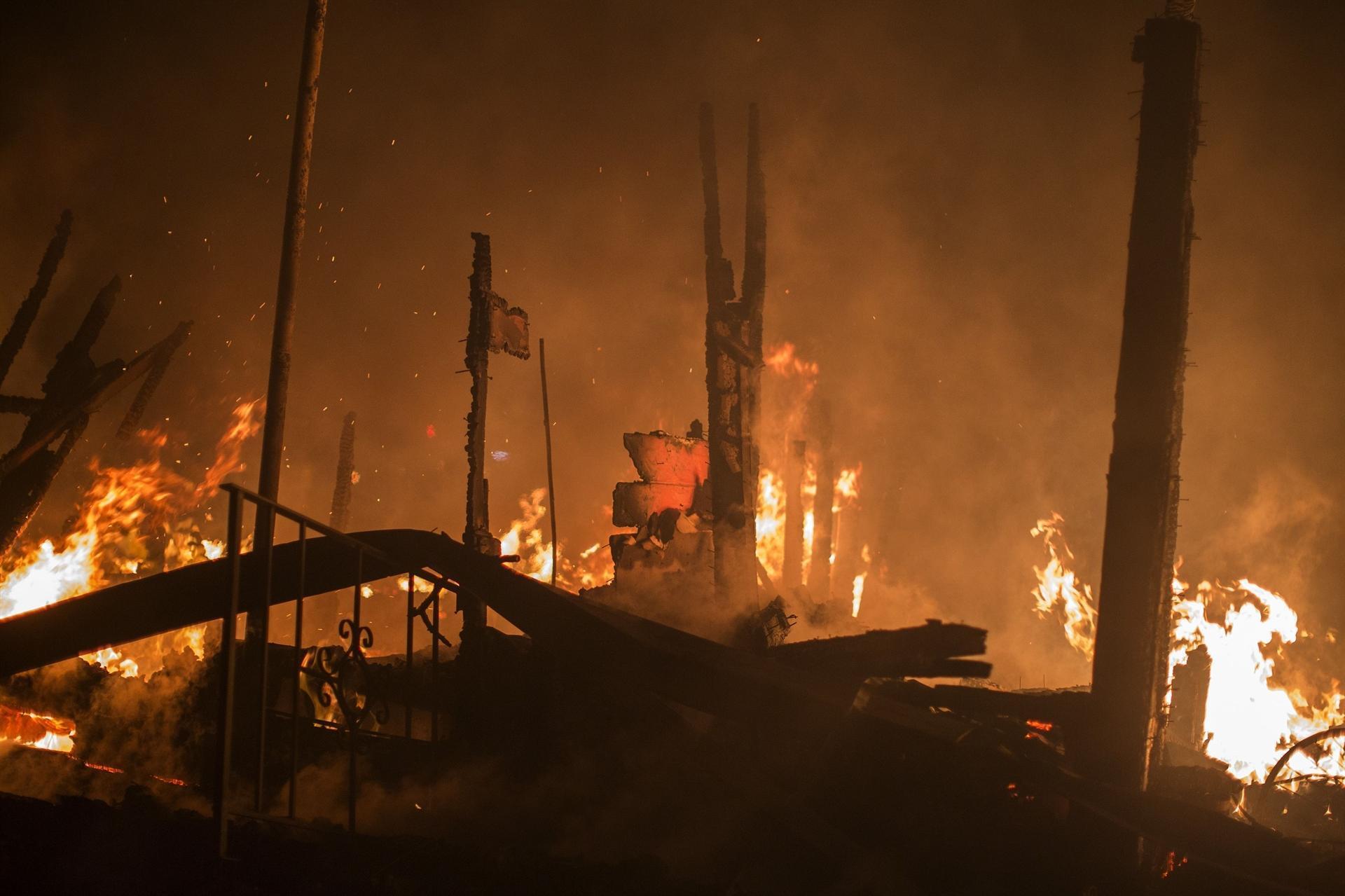 Firefighters brace for second week of California wildfires