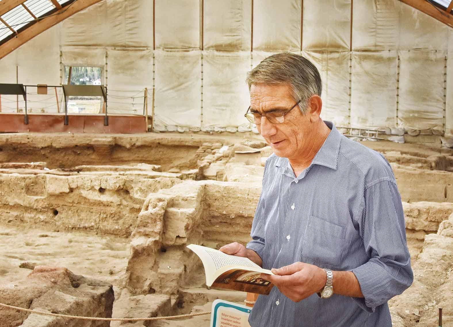 Watchman writes two books on Çatalhöyük