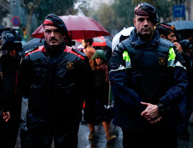 Catalan party threatens mass civil disobedience