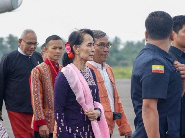 Myanmar’s Suu Kyi makes first visit to crisis-hit northern Rakhine