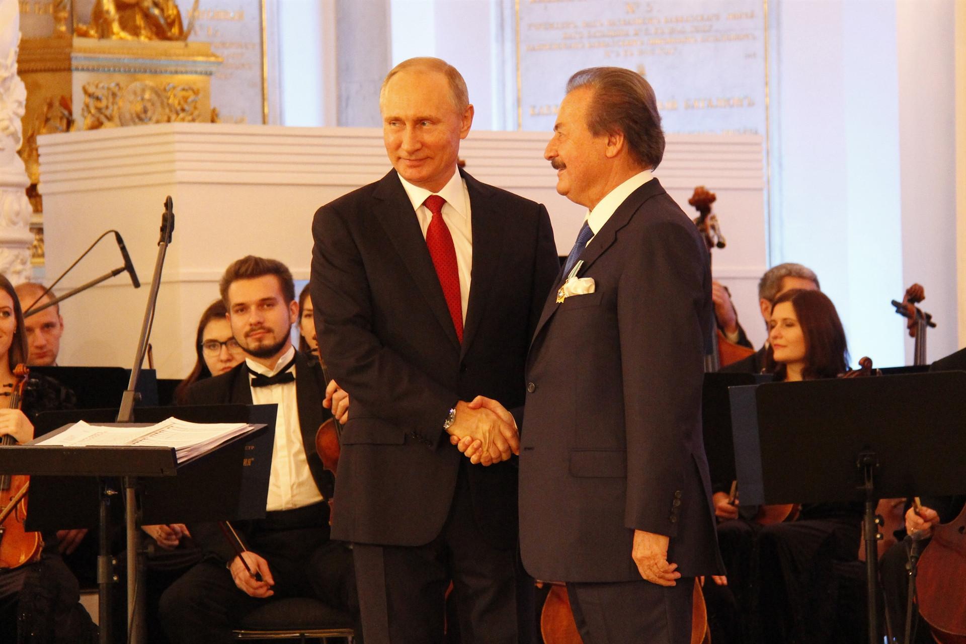 Russia awards Turkish businessman Çağlar