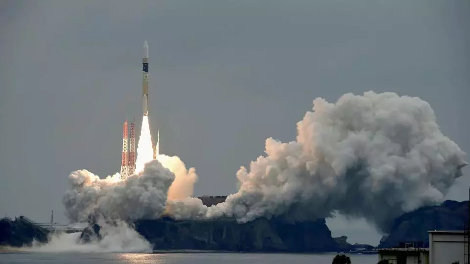 China launches two new navigation satellites