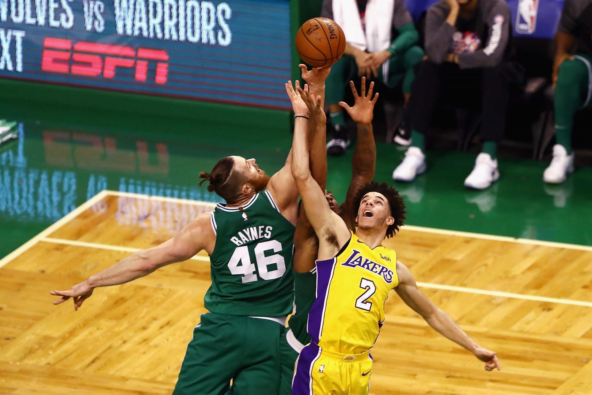 Celtics roll past Lakers for 10th straight win