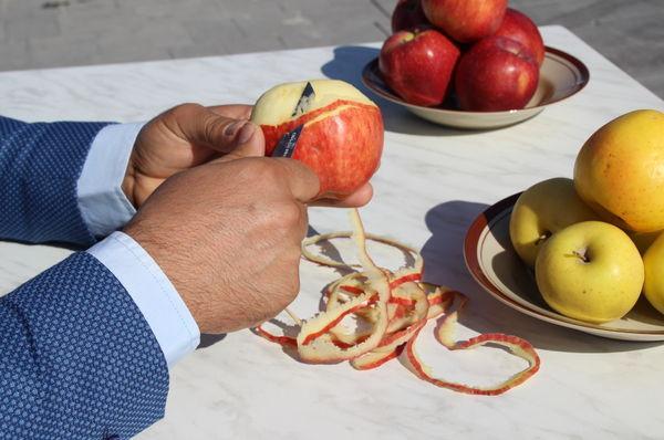 Turkish man becomes Guinness World Record candidate for 5 meter-long apple peel