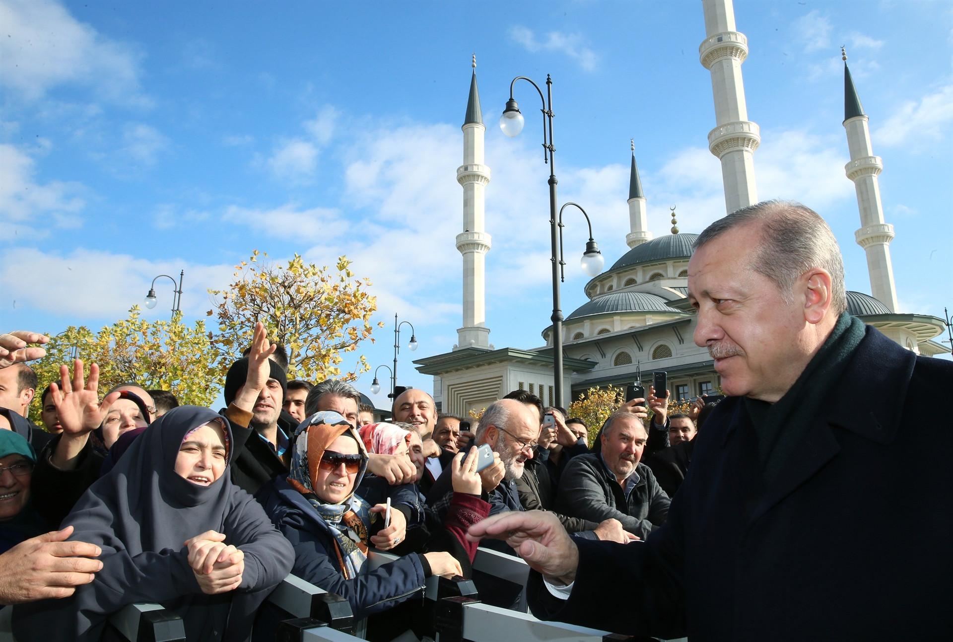 President Erdoğan sues CHP head for 1.5 million liras