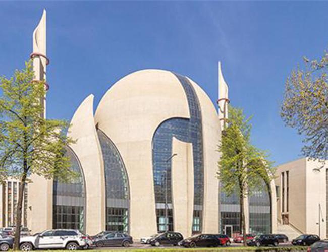 German prosecutors drop probe into Turkish imams suspected of spying