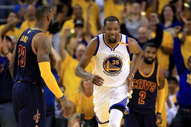 Durant powers Warriors