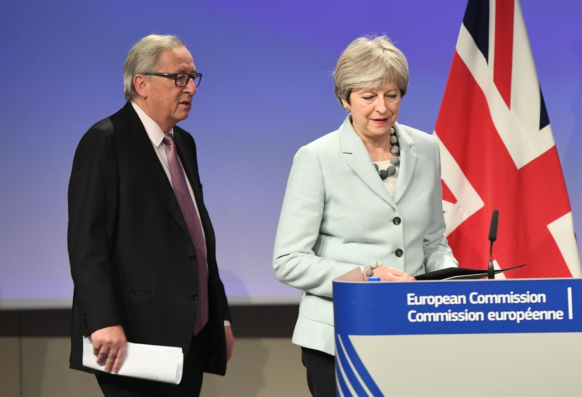 Britain, EU in historic deal to open Brexit trade talks