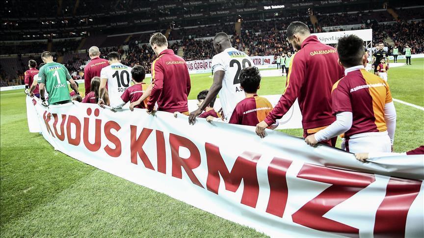 Turkish footballers brandish pro-Palestine banners at weekend matches