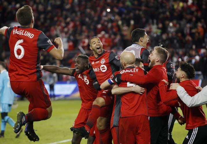 Toronto beats Seattle 2-0 to win first MLS Cup title