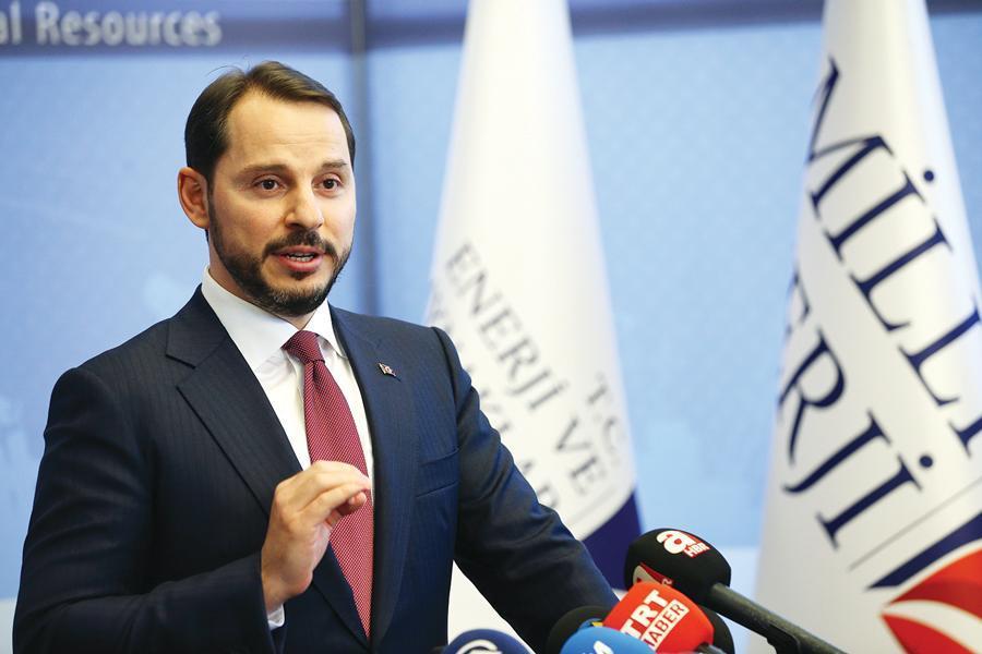 Turkey plans to hold new big tenders for wind, solar plants by summer 2018: Minister