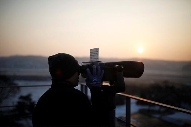 North Korea soldier defects to the South