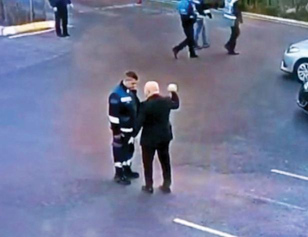 Istanbul mayor dismisses municipal police chief over beating incident