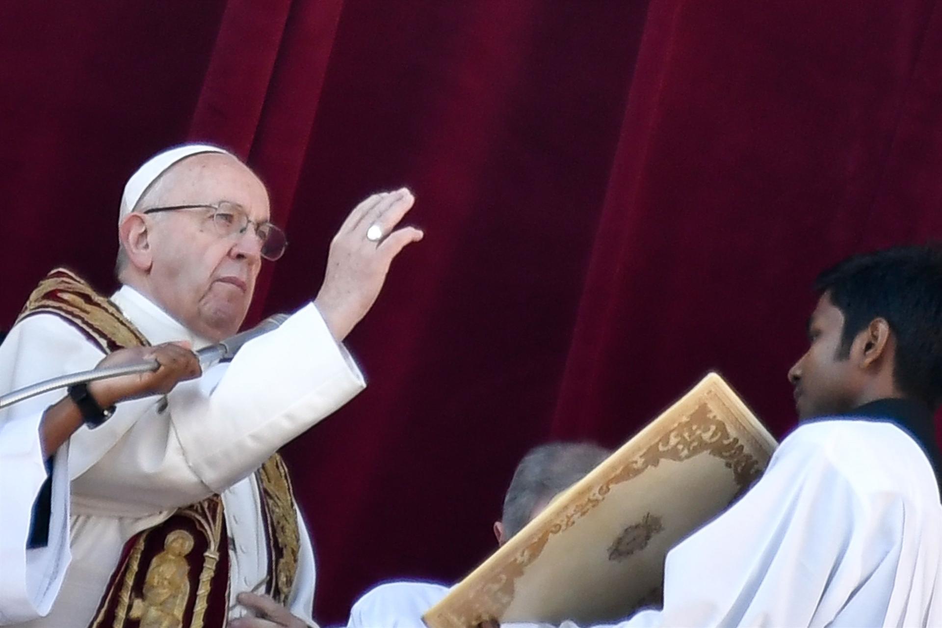 Pope says walls, occupation, fundamentalism block Mideast peace