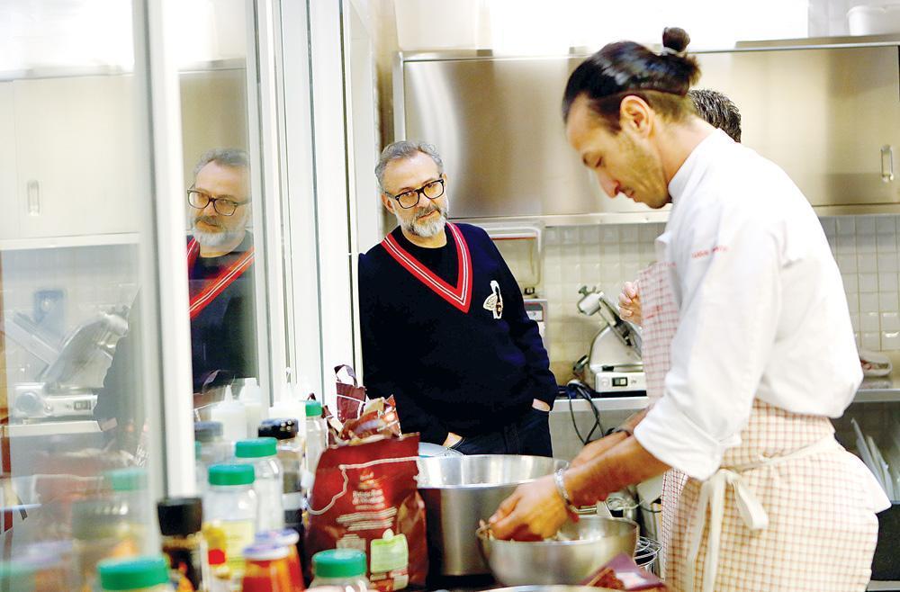 Italian chefs new restaurant chain: free food made from scraps