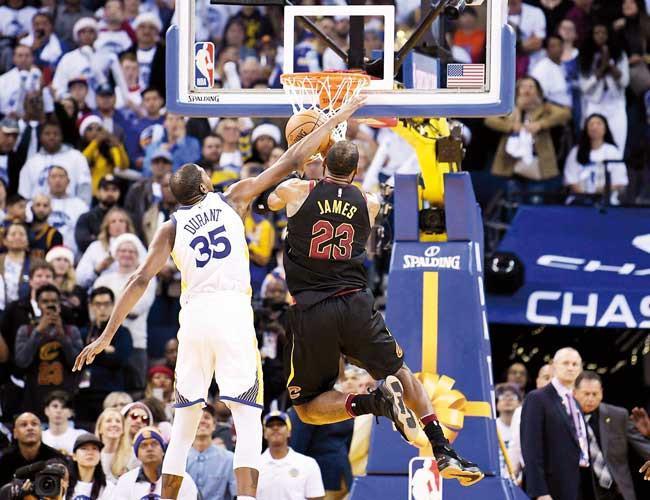 Warriors down Cavaliers, Thunder, Wizards win