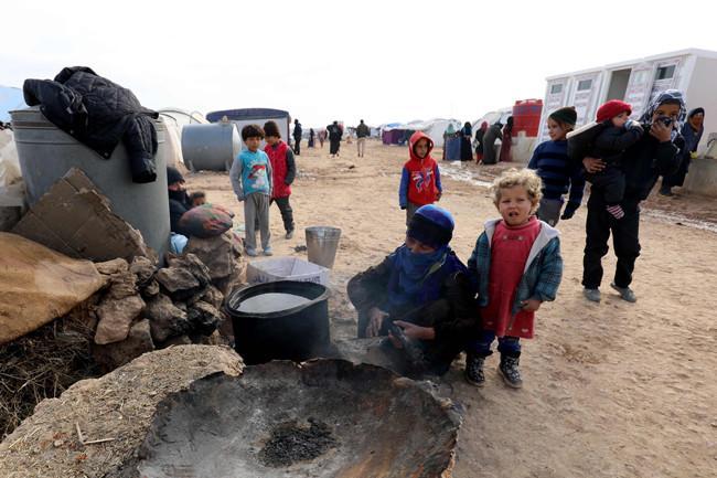 Displaced Syrians survive war but face battle against cold
