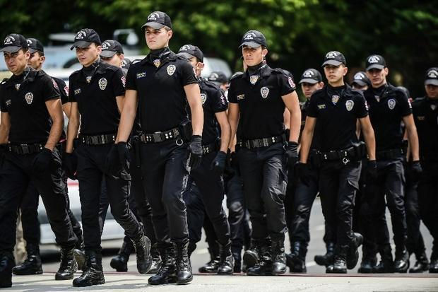 Emergency decree gives Turkish security forces authority to open ‘suspicious’ letters