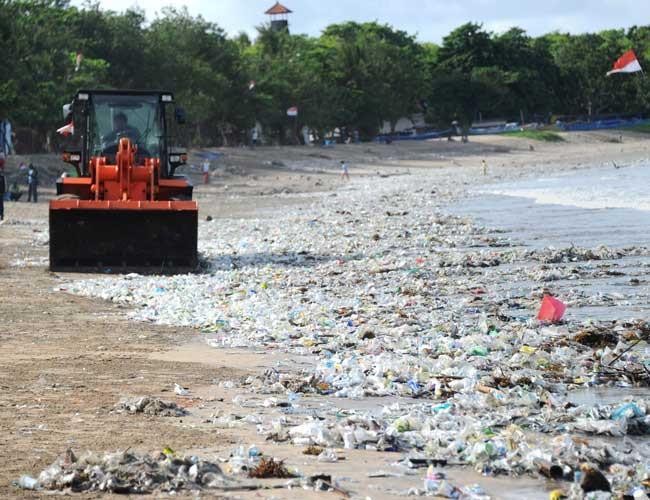Bali in ‘emergency’ amid sea of waste