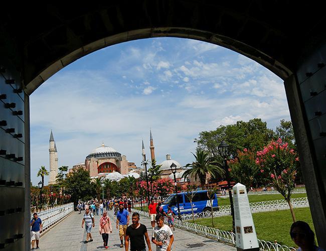 Over 30 mln foreigners visited Turkey in first 11 months of 2017