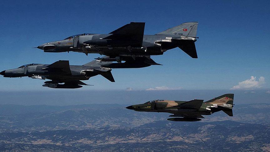 Turkish army kills at least four PKK militants
