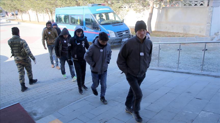 Over 30 undocumented migrants held by police in Turkey’s Kırklareli