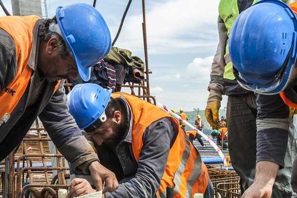 Cadre applications for nearly 1 mln subcontracted workers start on Jan 2