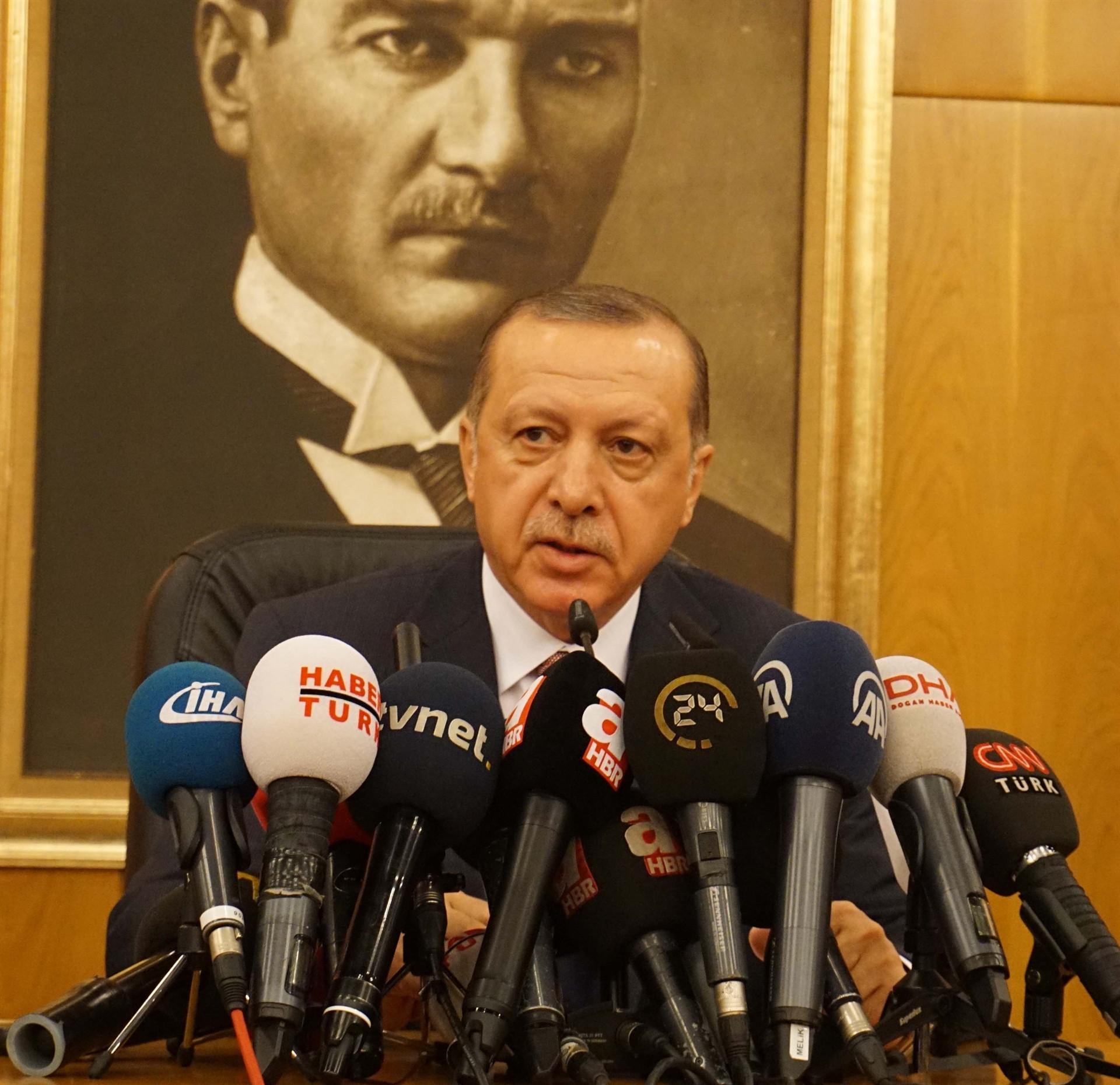 There is a ‘serious chain of plots in US,’ Erdoğan says on Turkish banker verdict