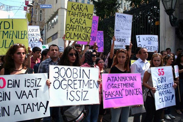 Half a million unemployed Turkish teachers waiting for assignment