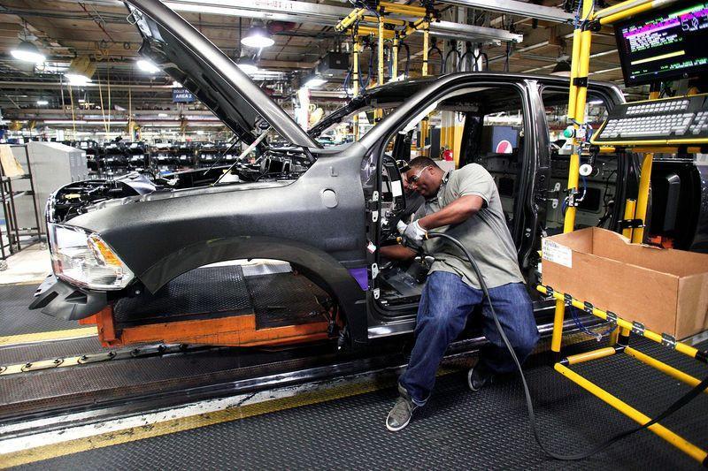 Fiat Chrysler to invest $1 bln on back of US tax reform