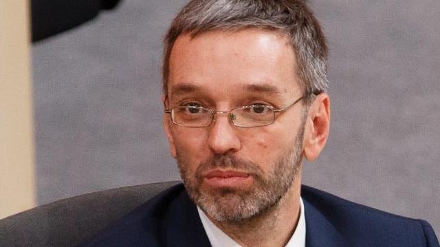 Austrian far-right orders ‘border protection unit’