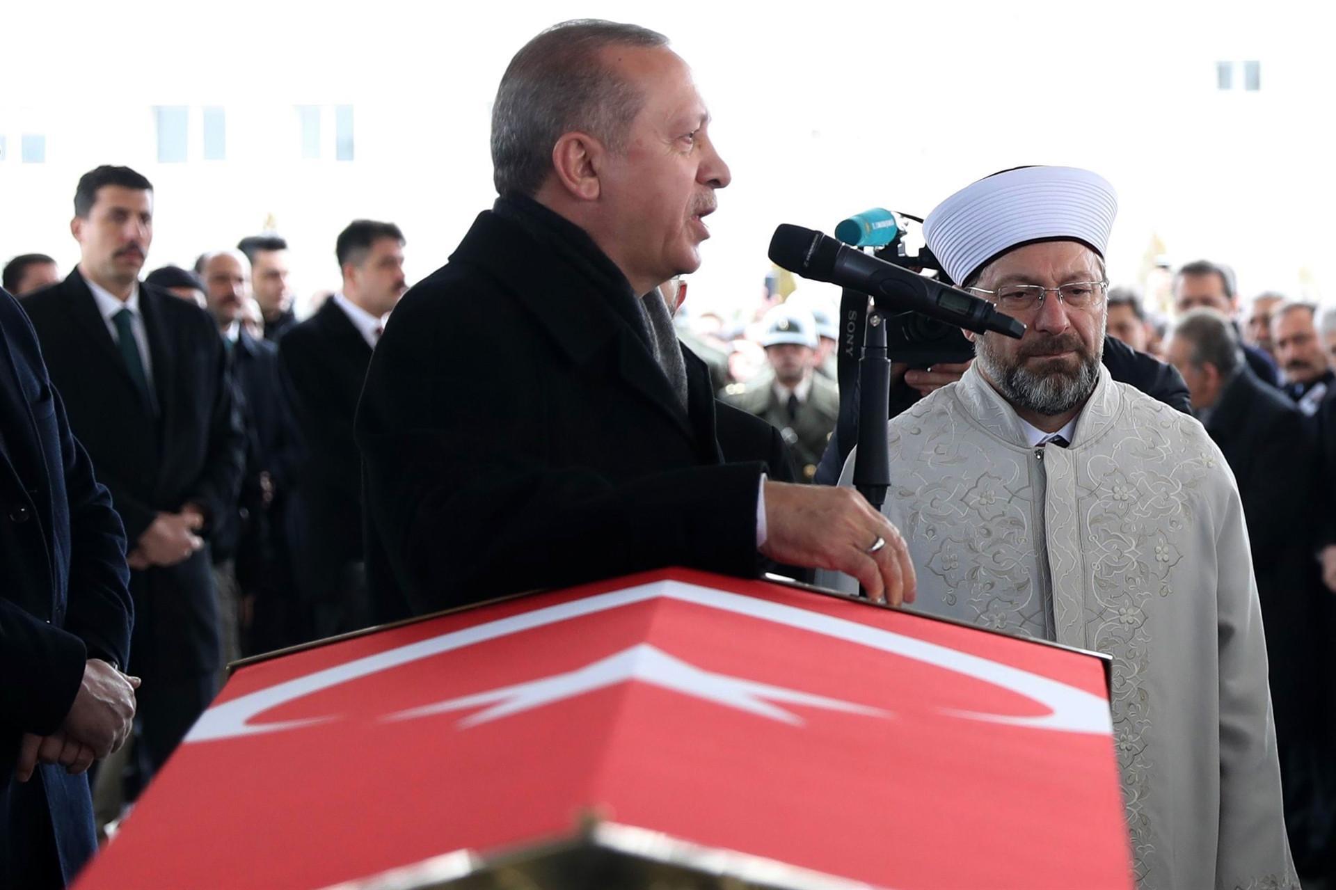 Erdoğan pays homage to killed soldiers, veterans in message
