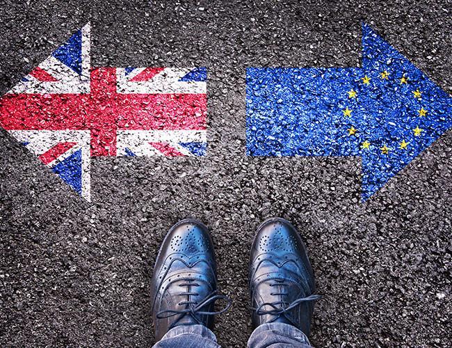 UK economy picks up at end of tough 2017