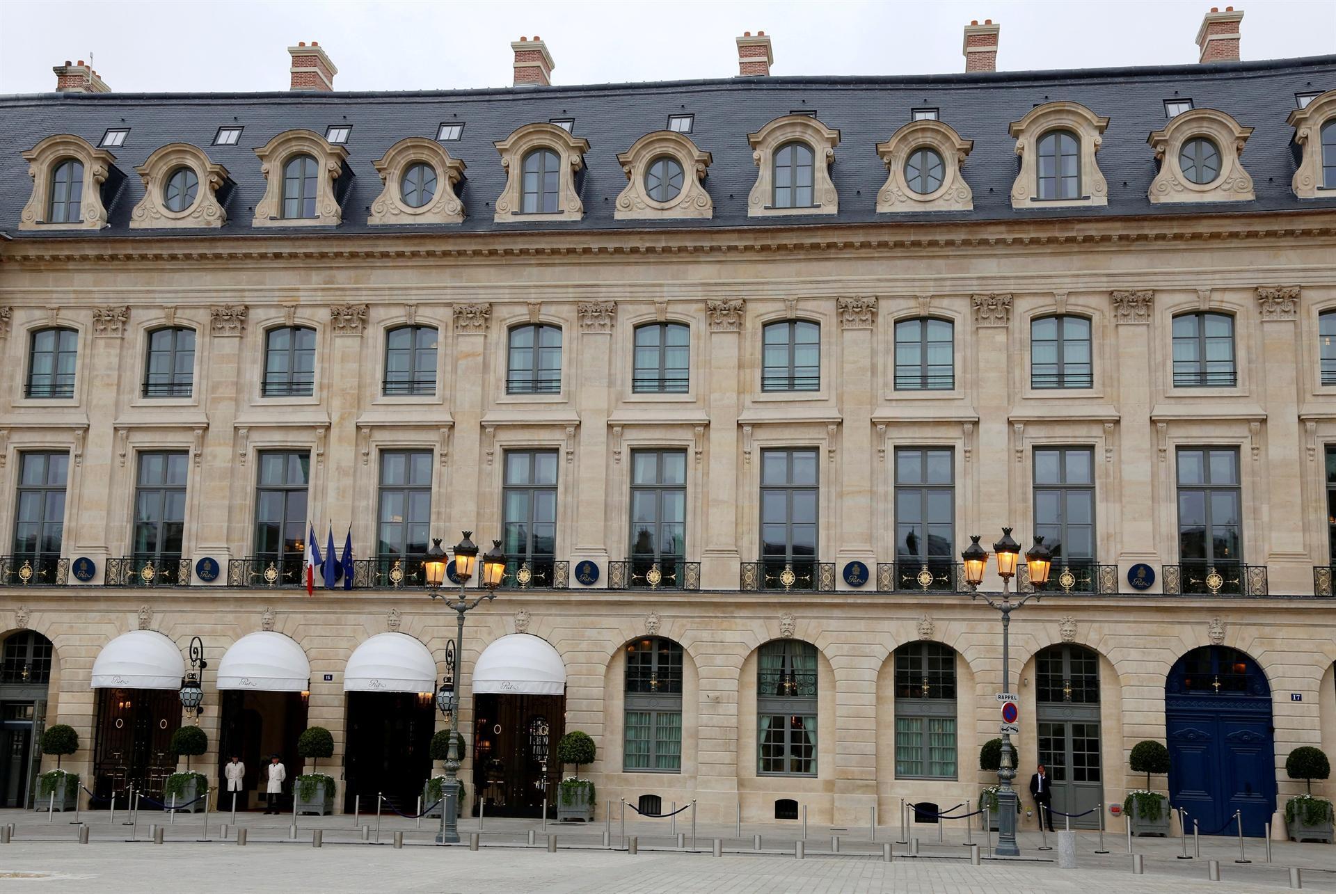 Paris Ritz to auction old furnishings