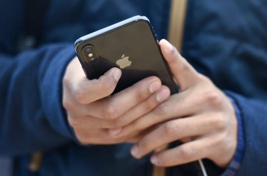 Apple to respond to US probes into slowdown of old iPhones